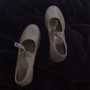 Tap shoes